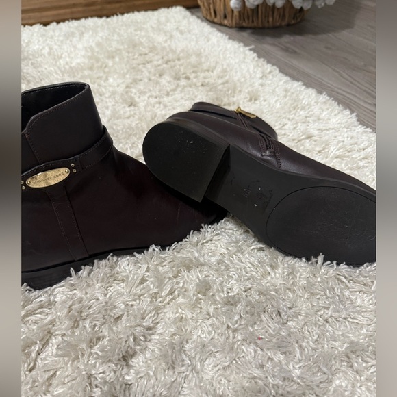 Michael by MK Women's Finley Low Heel Leather Booties - Picture 9 of 10